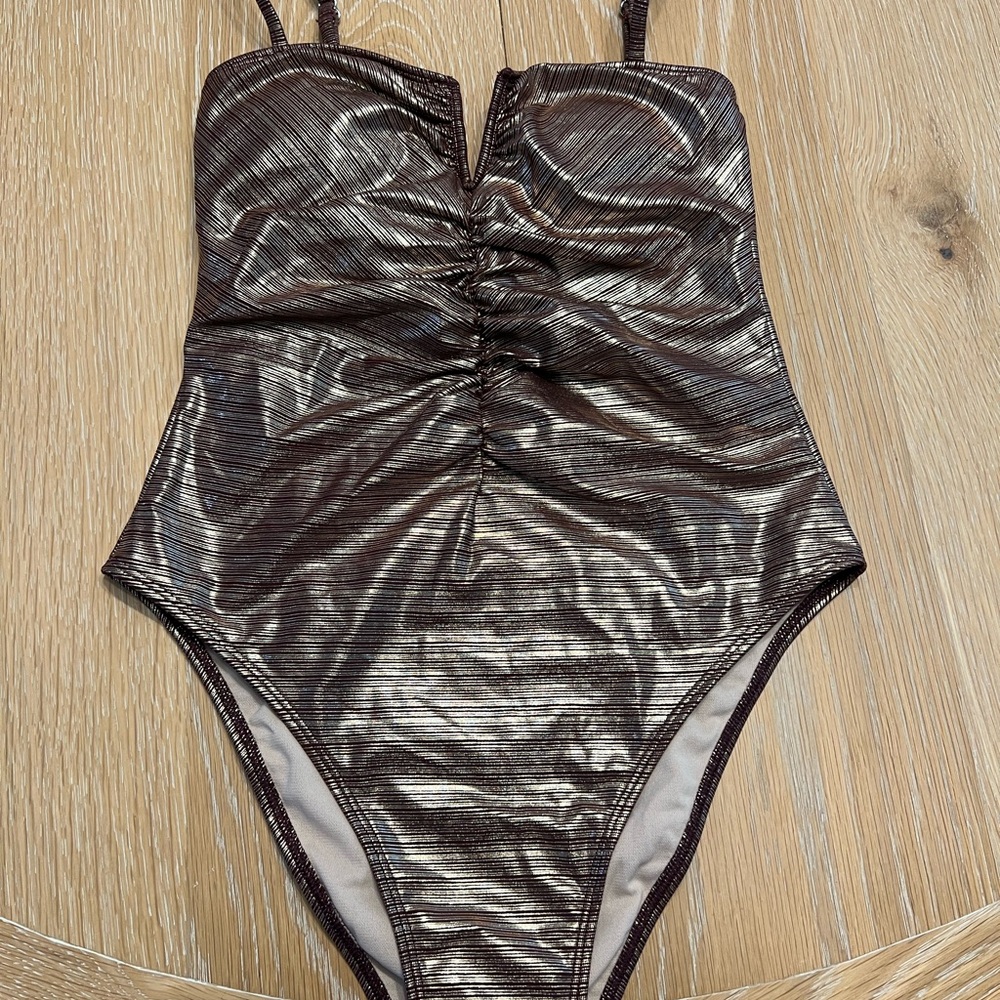 Cupshe Women’s bathing suit. Never worn. Small